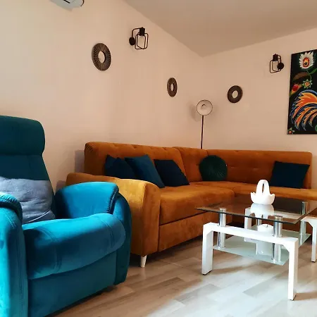 Apartment Exclusive Art *